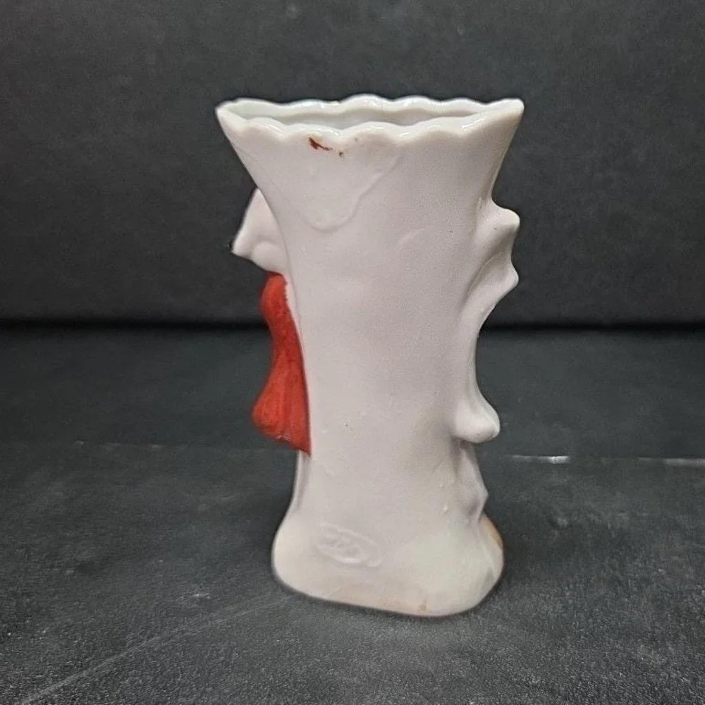 Japanese Antique Man‎ Sculpted Bud Vase, Vintage Flower Holder, Mantel Decor